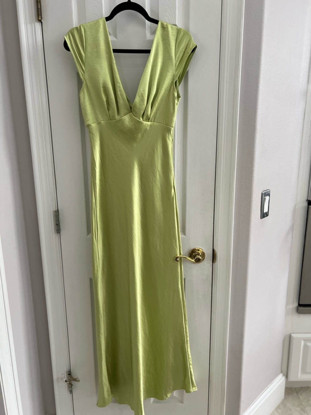 Women's Light Green V-Neck Satin Dress